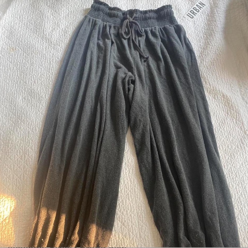 grey comfy jogger/ sweatpants